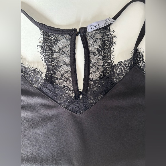 Decent top with lace XS - Picture 5 of 5